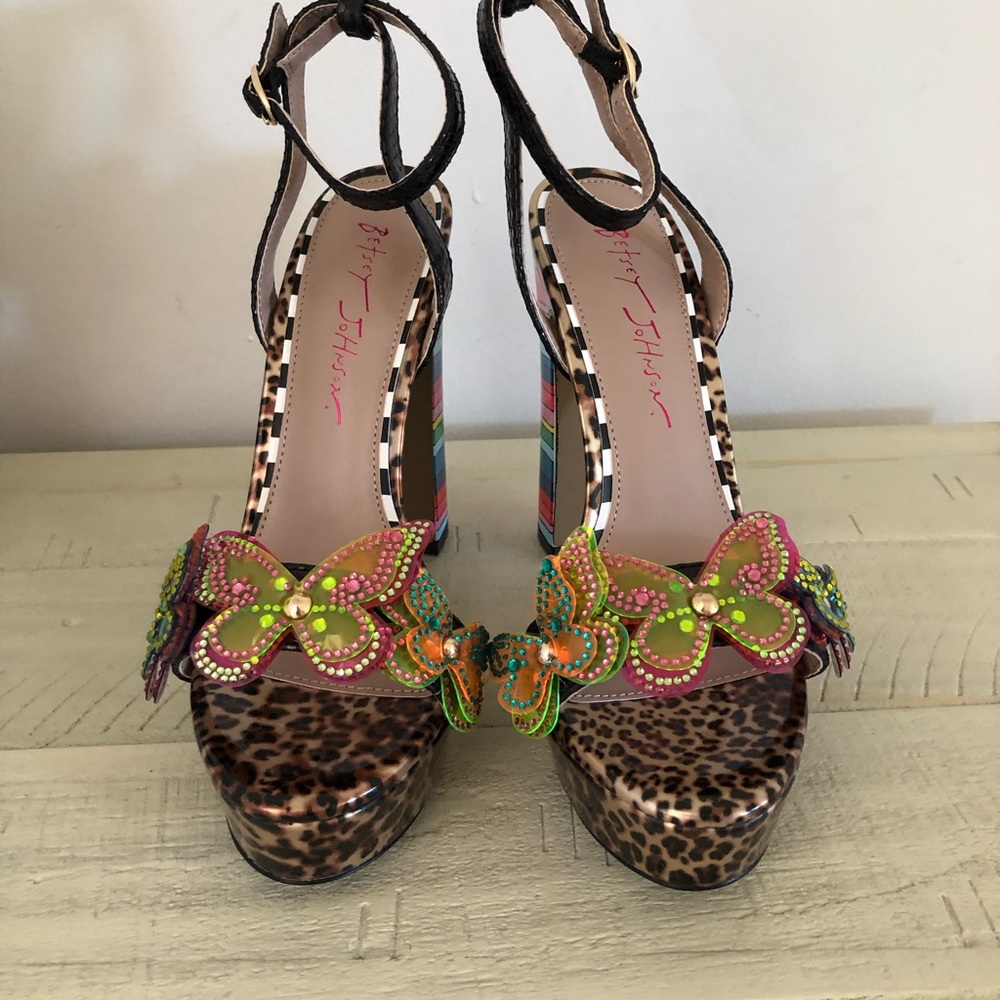 NEW Betsey Johnson Noemi Platform Ankle Strap Sandal Leopard Multi